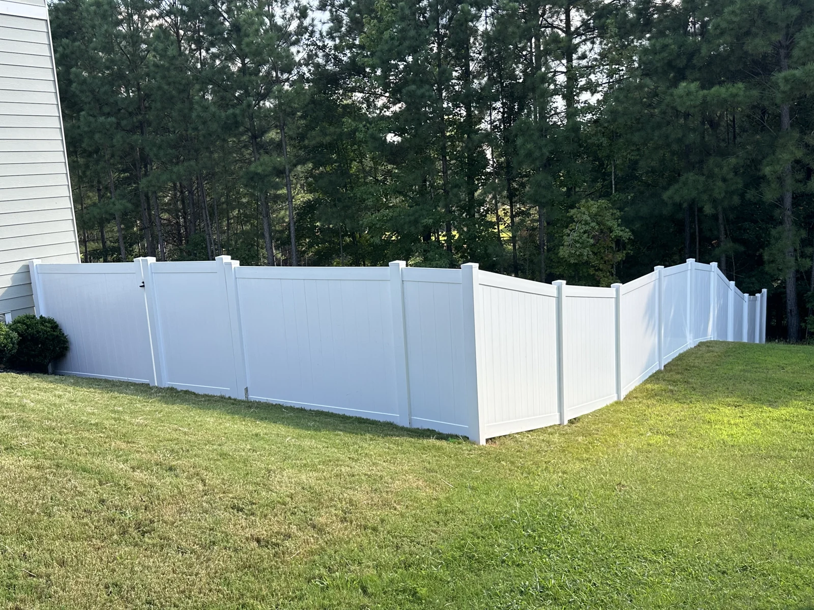 White privacy fence or gate design reference
