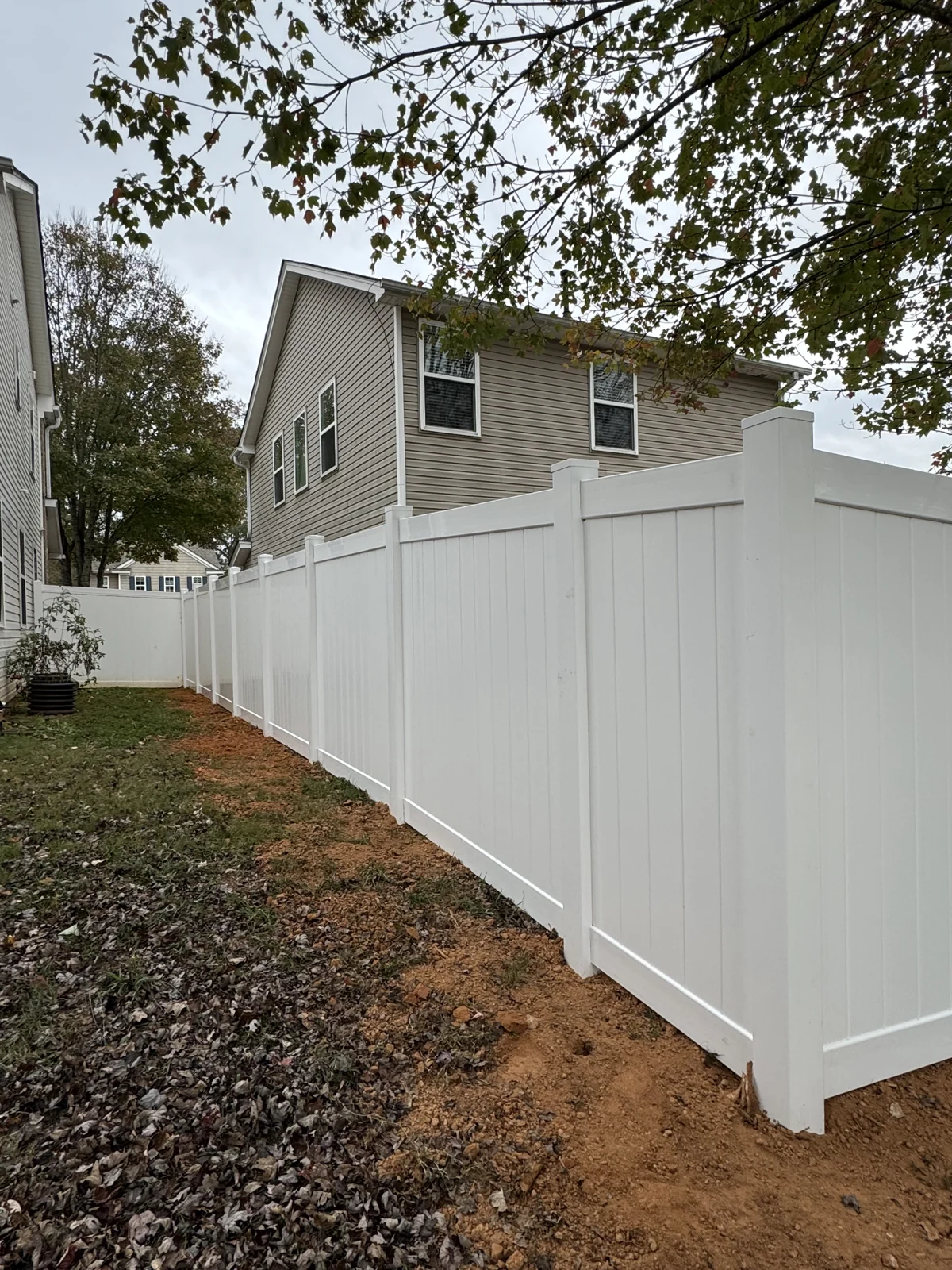 Privacy panels around a corner fence or gate design reference