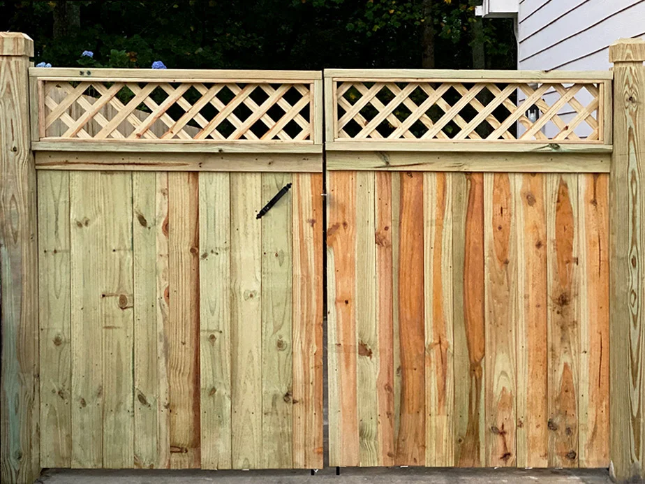 Lattice-top garden gate fence or gate design reference
