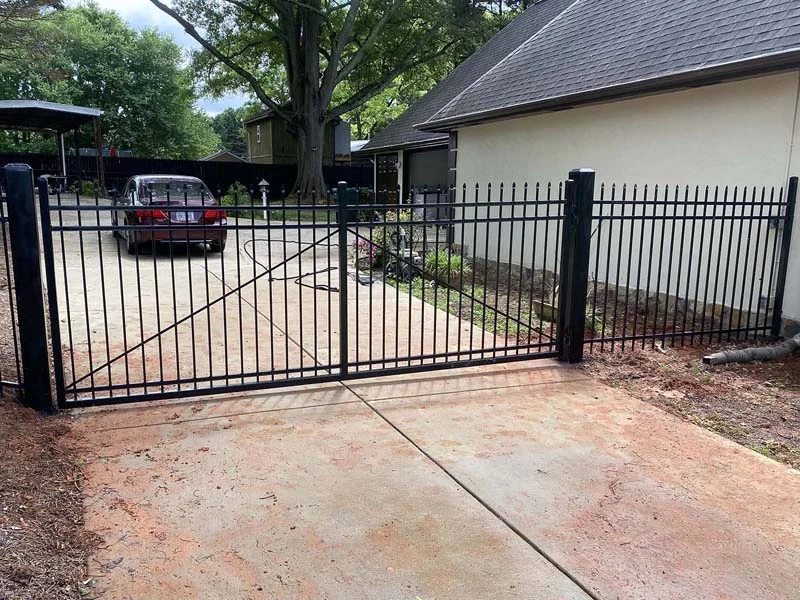 Double metal driveway gates