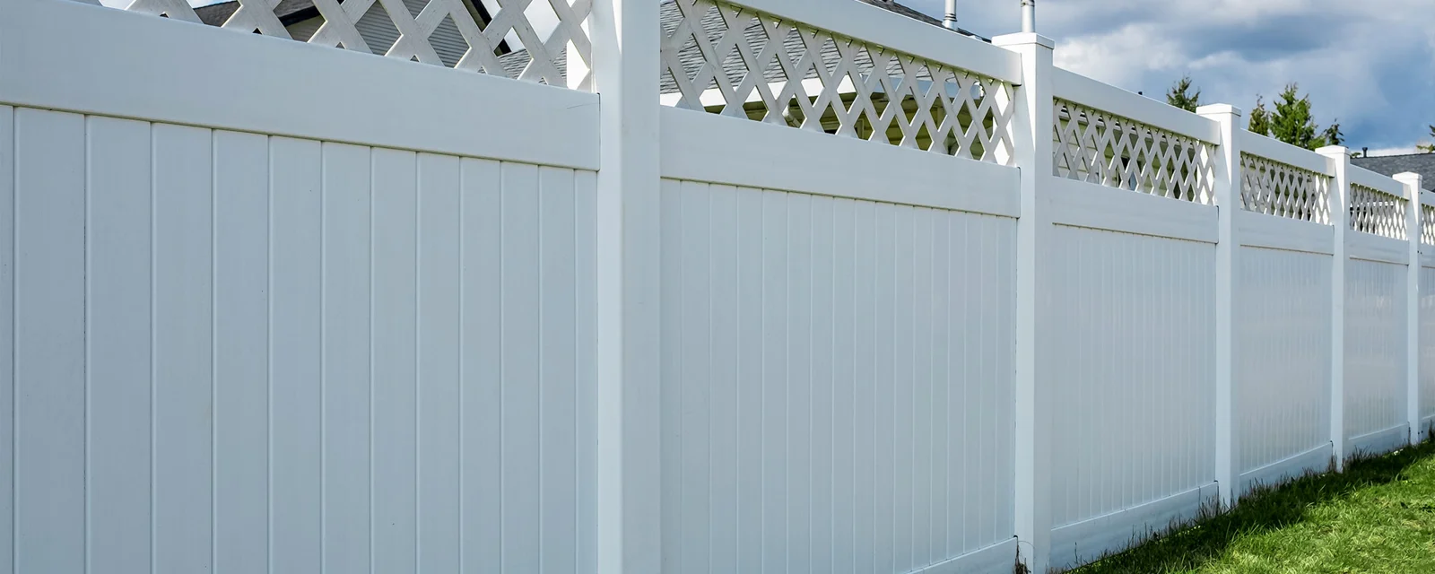 Lattice-top privacy fence or gate design reference